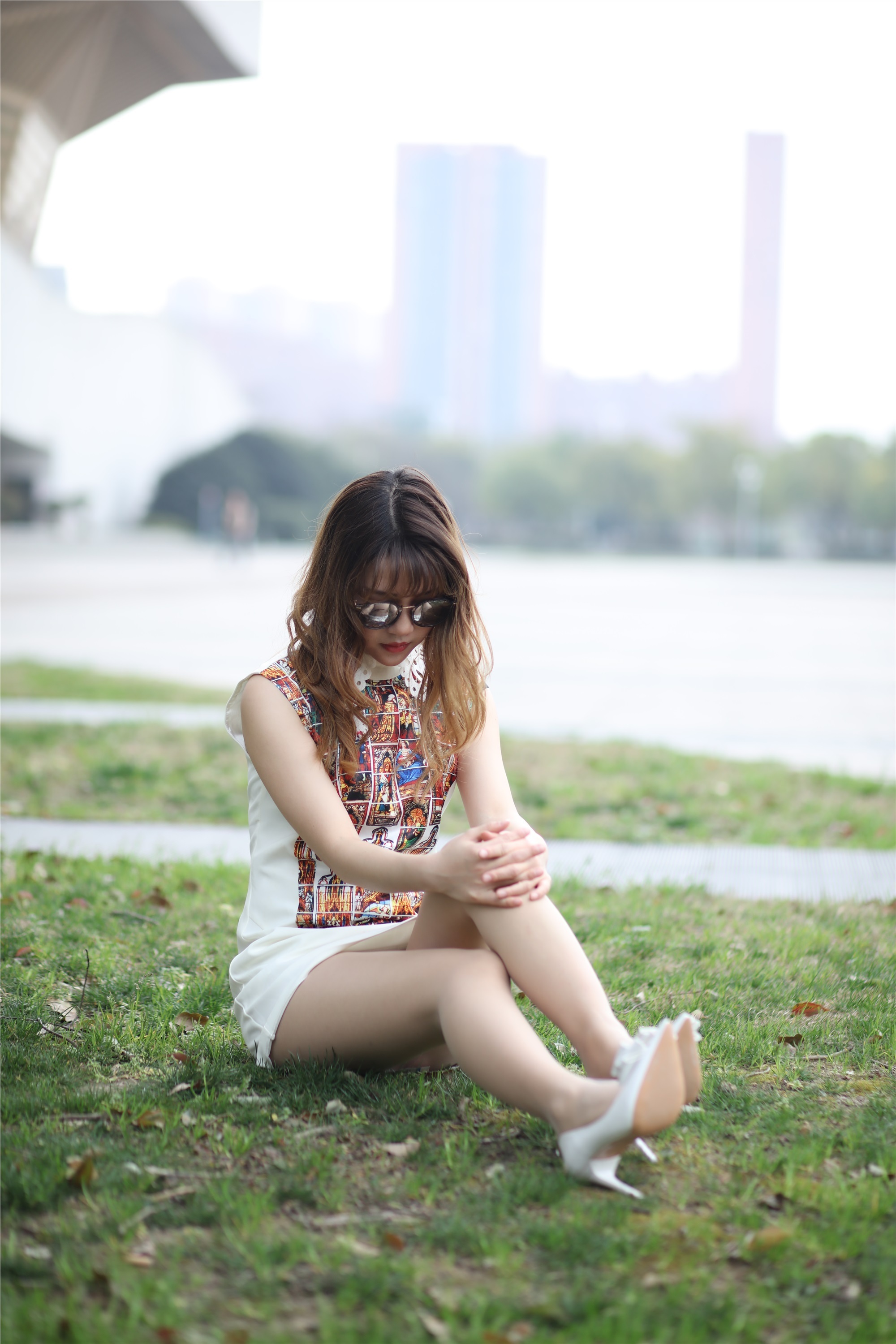 奈丝写真 NO.058 高高-坐好了，大白腿！